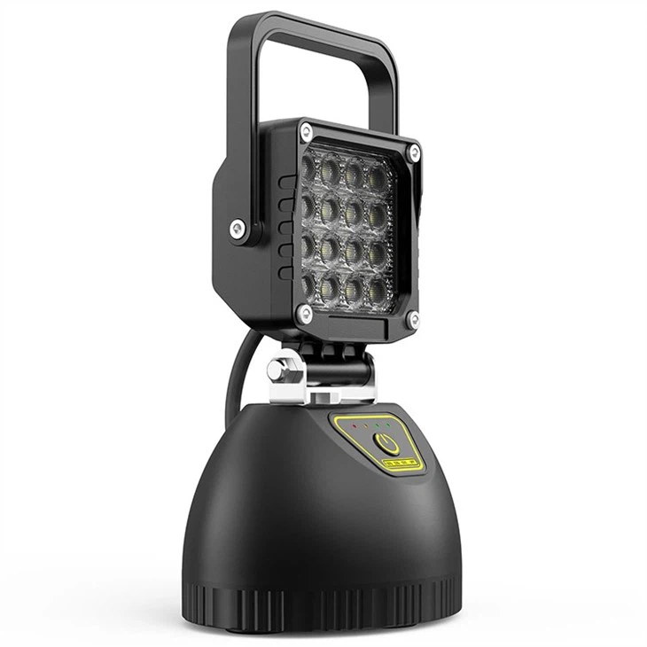 चुंबकीय आधार के साथ बैटरी चालित कार्य प्रकाश